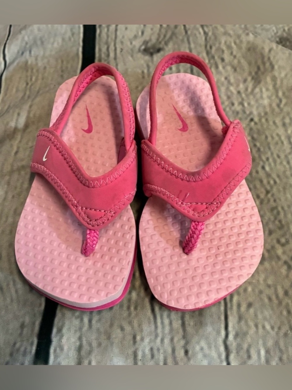 Nike Girls' Pink Thong Sandals - Two-Tone Pink